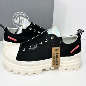 Palladium Revolt LO TX Black/Marshmallow Size 10 Platform Boots 97243-016‎